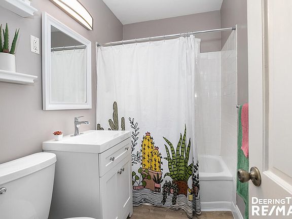 2nd image of 1821 Fremont Ave NW