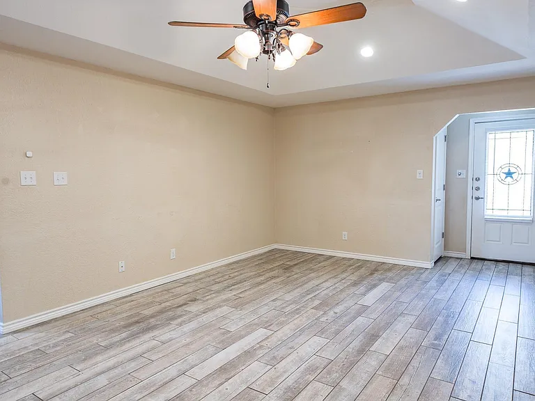 4808 Mount Everest Dr — Photo 8