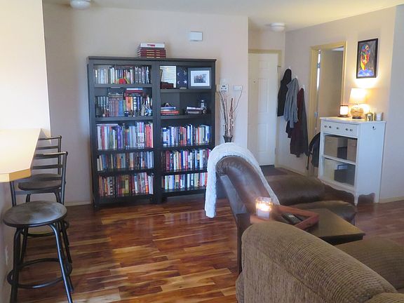 3rd image of 2892 Hyland St