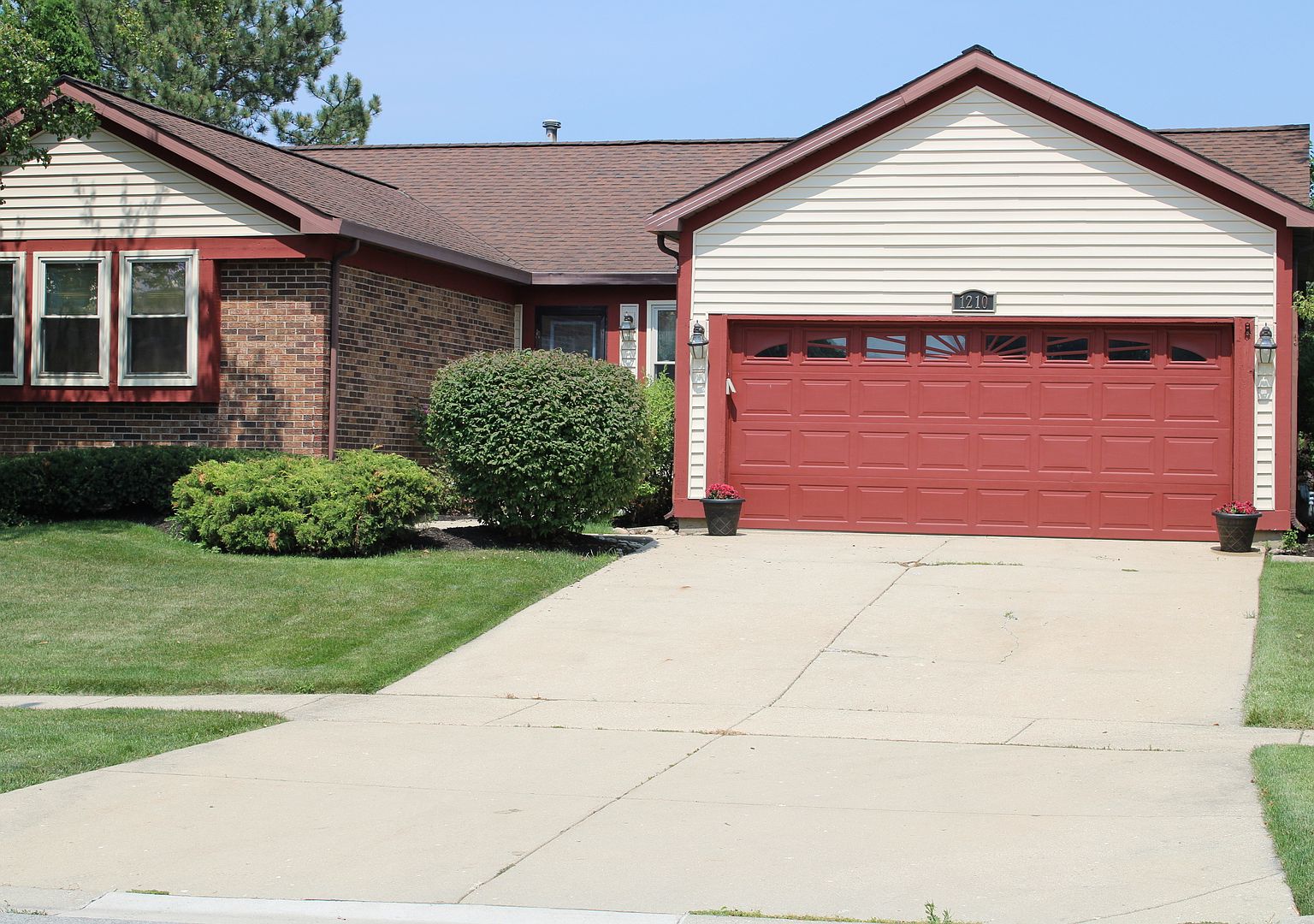 1210 John Dr, Hoffman Estates, IL 60169 MLS 11863114 Zillow