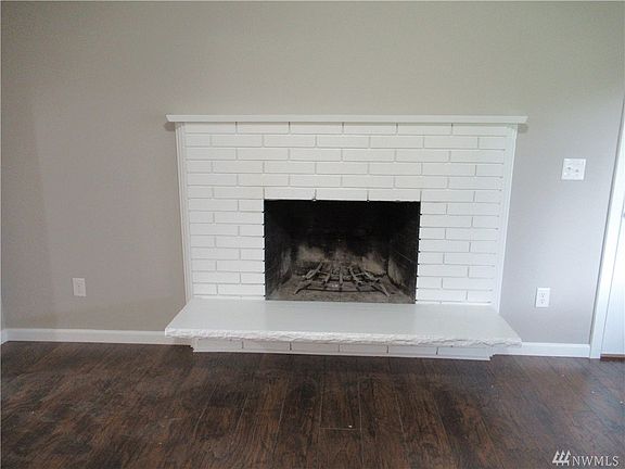 4th image of 2245 Ponderosa Dr SE
