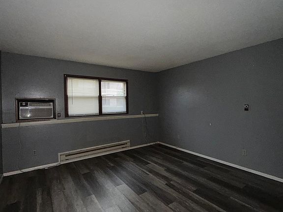 3rd image of 219-221 223rd St #223-C