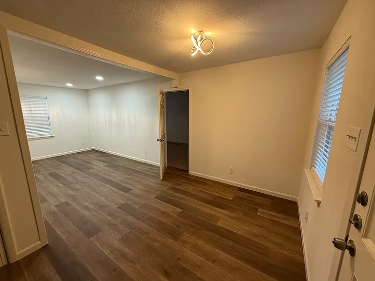 10106 Brockbank Dr — Photo 7