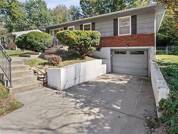 2nd image of 413 Maple St