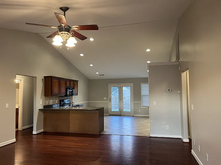5004 Pelican Ct — Photo 3