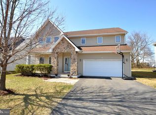 11 New Mills Dr, Pemberton, NJ 08068