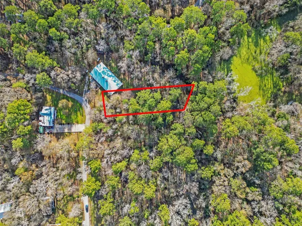 28 Hickory Bnd, Huntsville, TX 77320