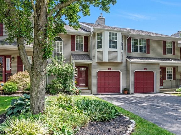 2nd image of 18 Pinehurst Dr