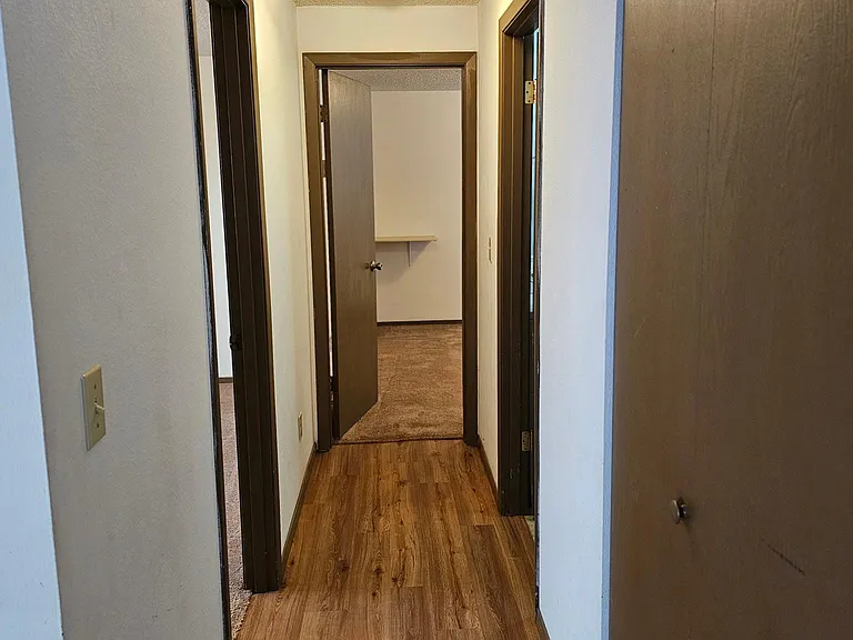 1143 Park Dr — Photo 6
