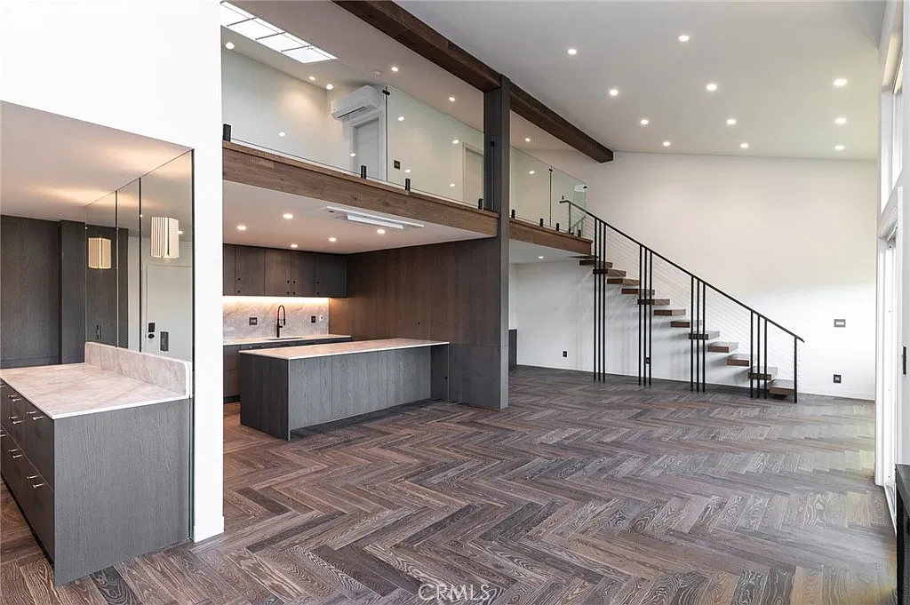 1 bed, 1353 sqft, $3,700 — Photo 3