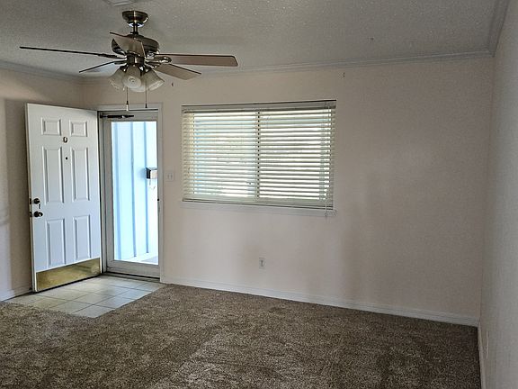 5th image of 2704 9th Ave NE