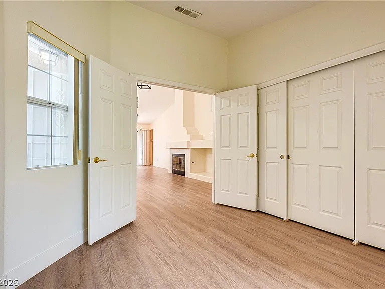 9829 Panorama Cliff Dr — Photo 8