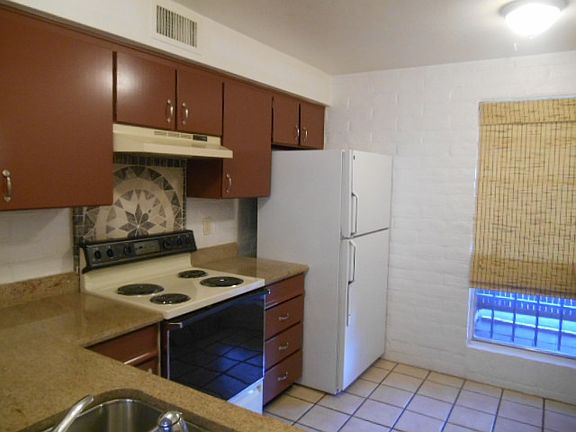2nd image of 2875 N Tucson Blvd APT 65