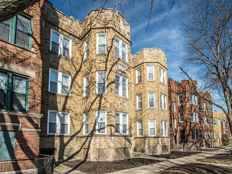 7748 S East End Ave — Photo 12