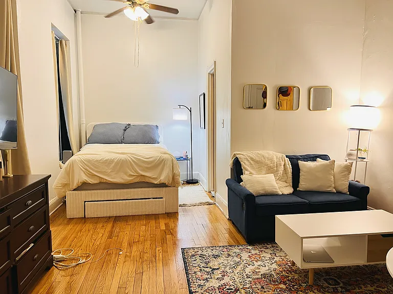 248 E 21st St #1B — Photo 2