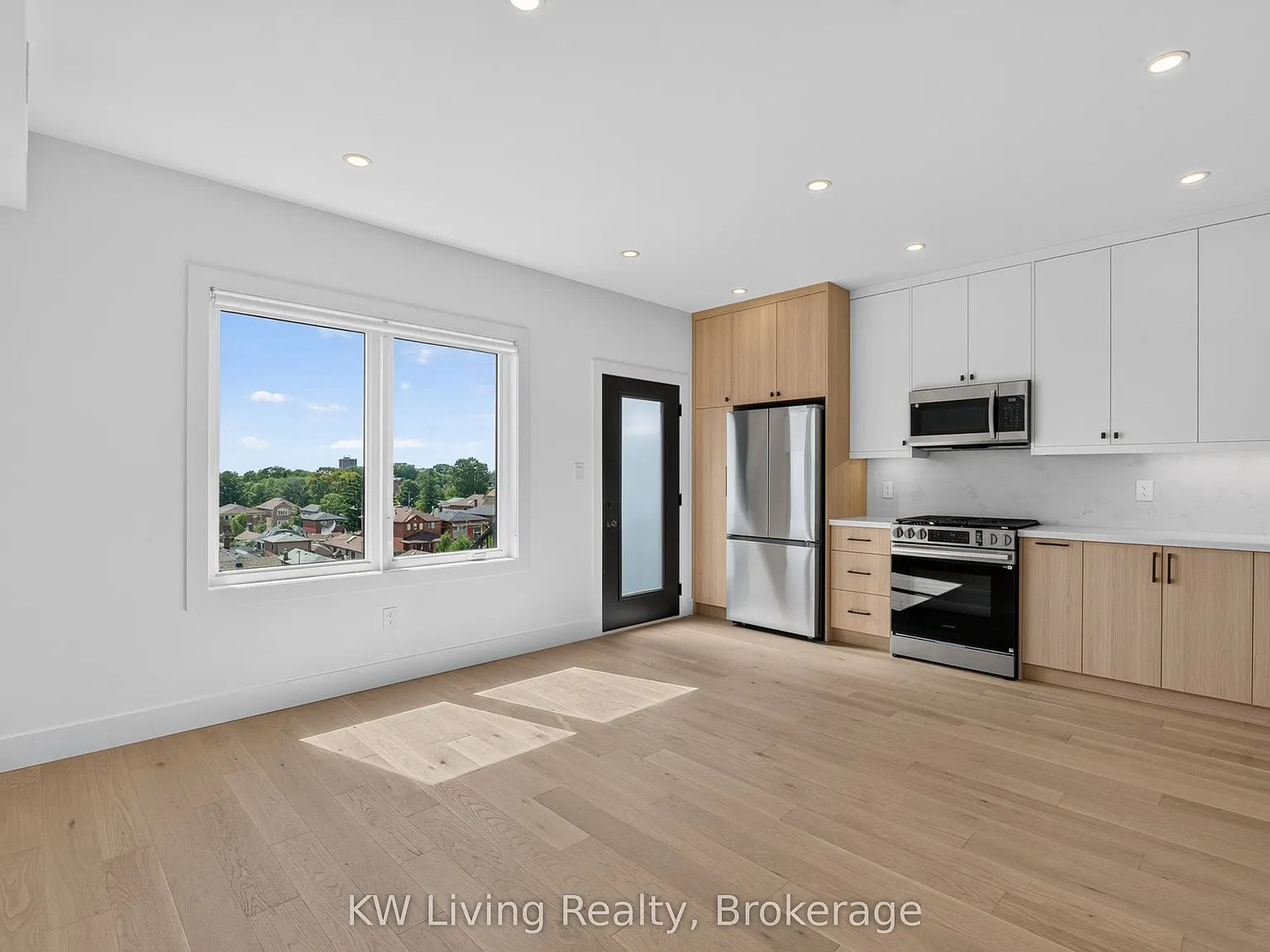 3 bed, $3,100 — Photo 2