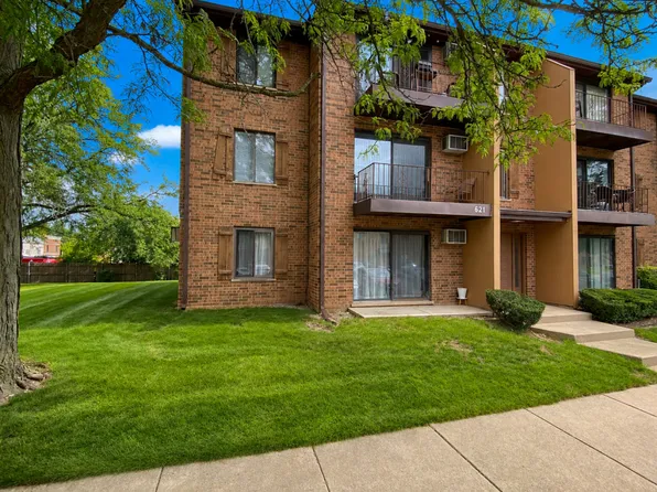 621 N Briar Hill Ln APT 4, Addison, IL 60101