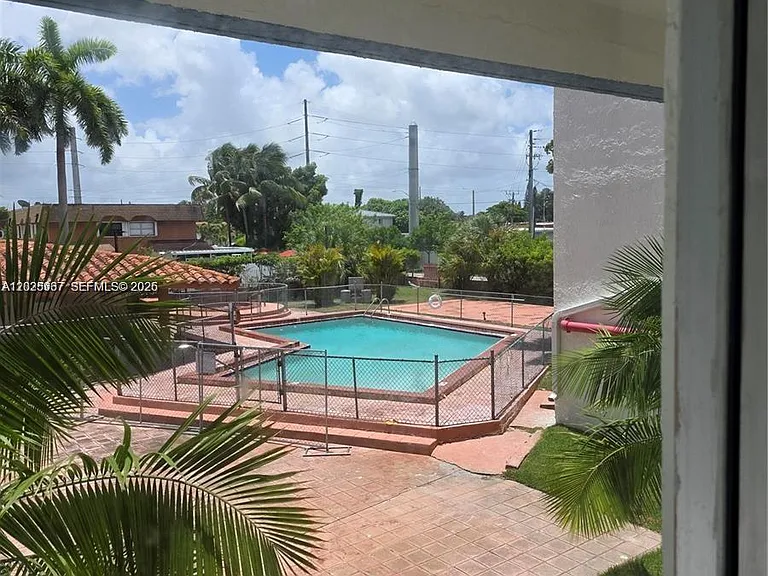 5050 NW 7th St #610 — Photo 26