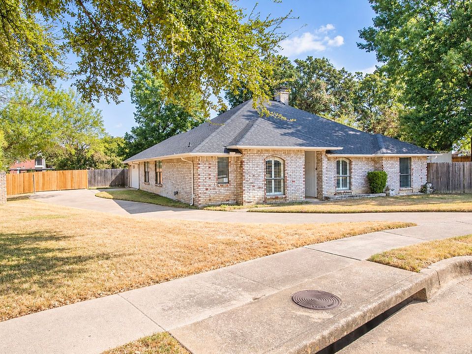 1st image of 301 Morrison Ct