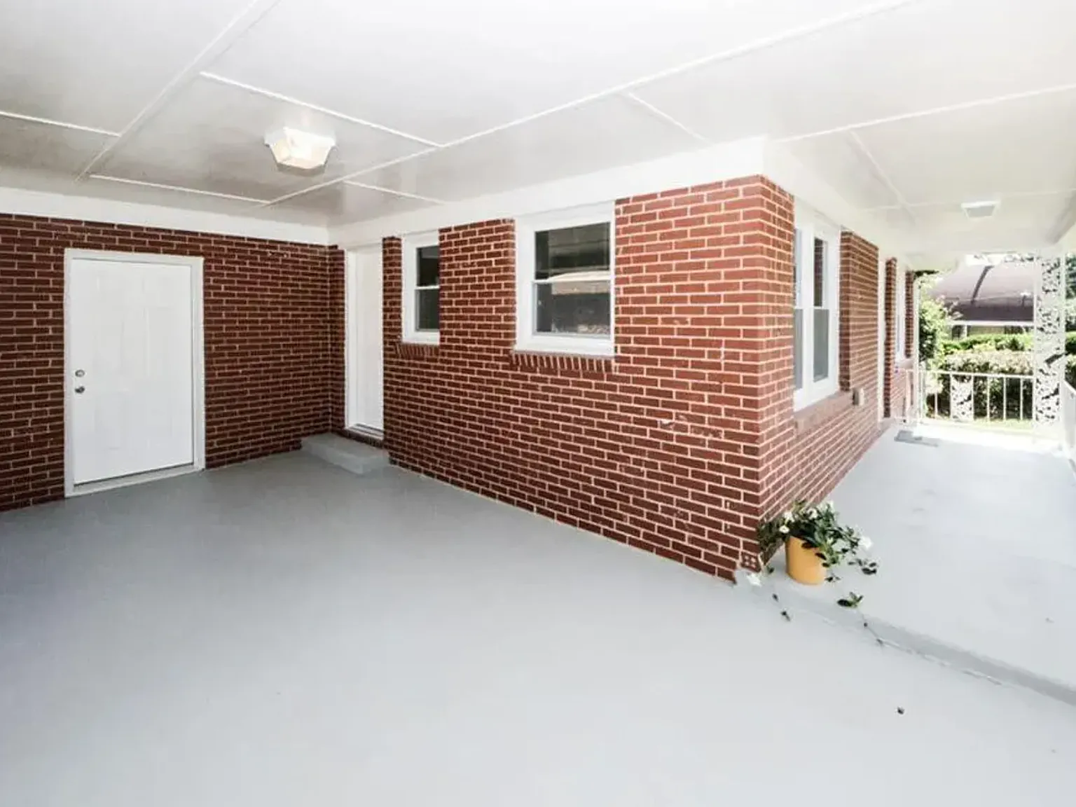 3 bed, 1066 sqft, $1,780 — Photo 2