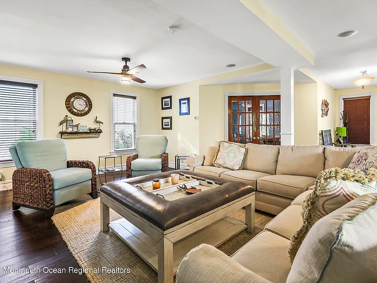 513 Ocean Park Ave — Photo 5