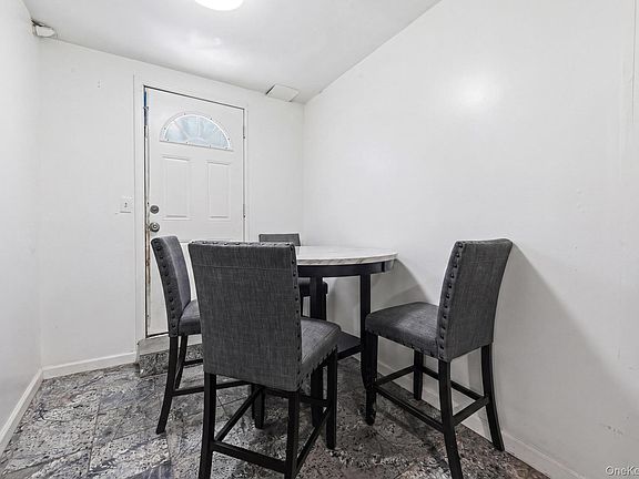 4th image of 1086 Blake Avenue