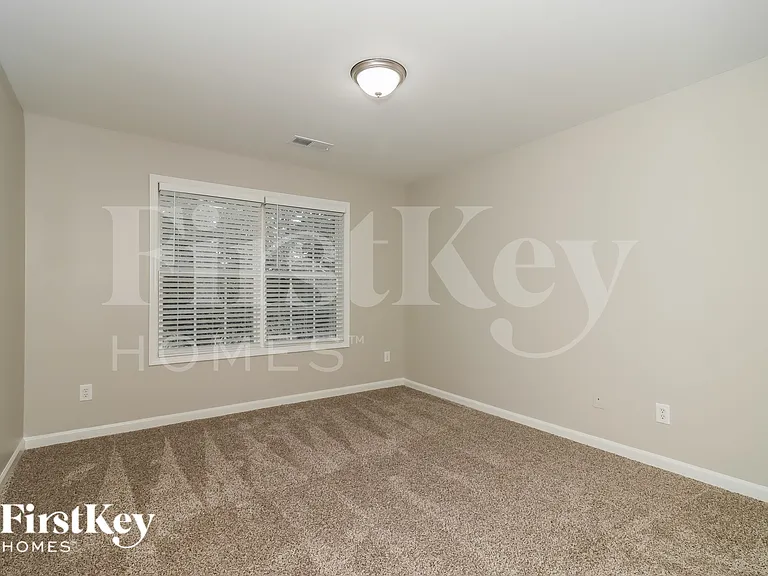 528 Valleyside Dr — Photo 14