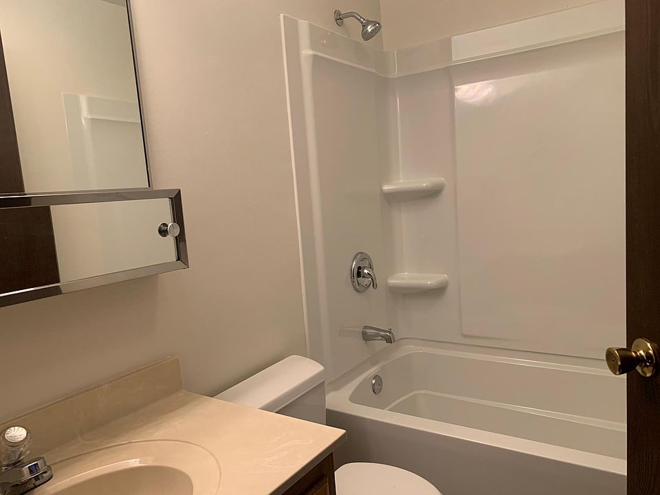 2nd image of 1 Woodland Hills Dr APT 6