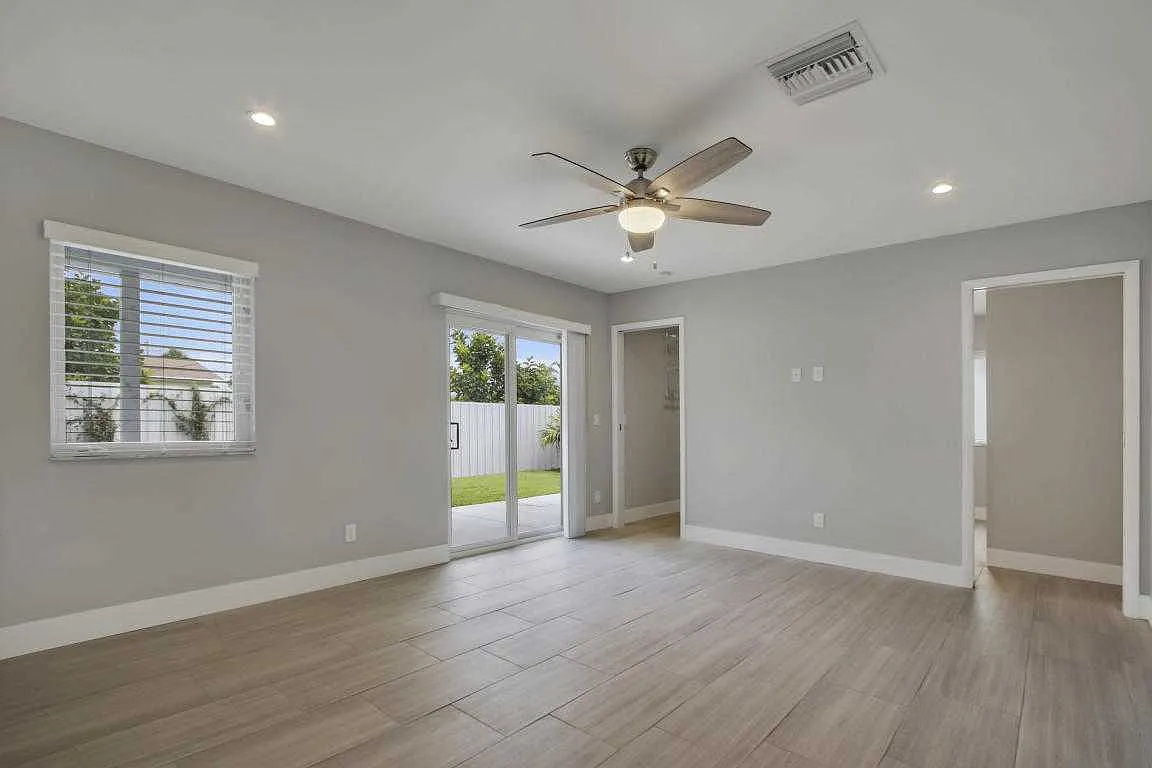 3 bed, 1729 sqft, $4,150 — Photo 3