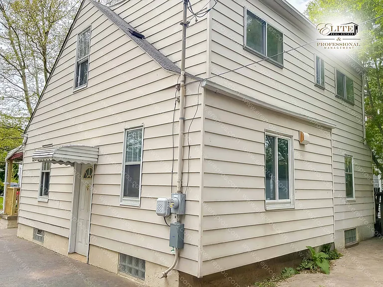 710 Huron St — Photo 30