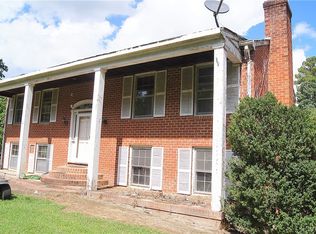 15073 Blunts Bridge Rd, Doswell, VA 23047