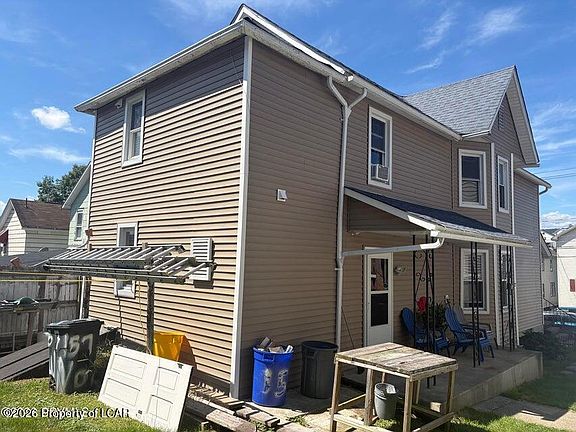 4th image of 157 W Noble St