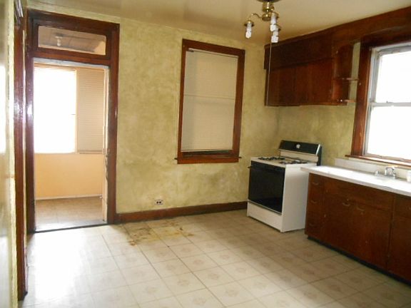 2nd image of 10553 S Avenue M