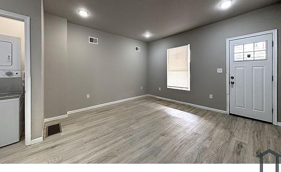 5th image of 141 N Peach St