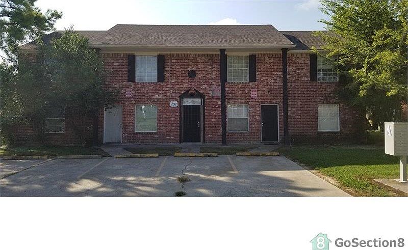 2nd image of 719 Barren Springs Dr APT C