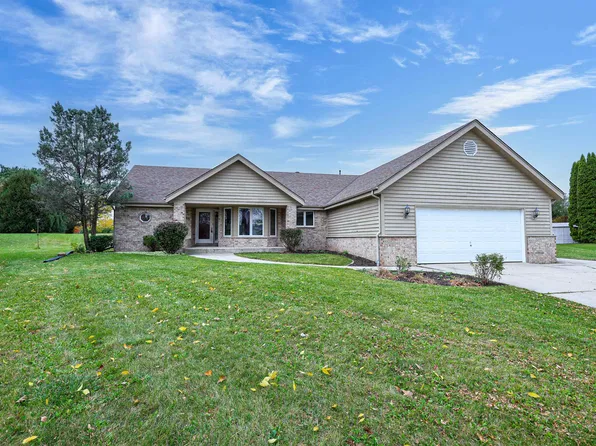 1493 Apple Ct, Port Washington, WI 53074