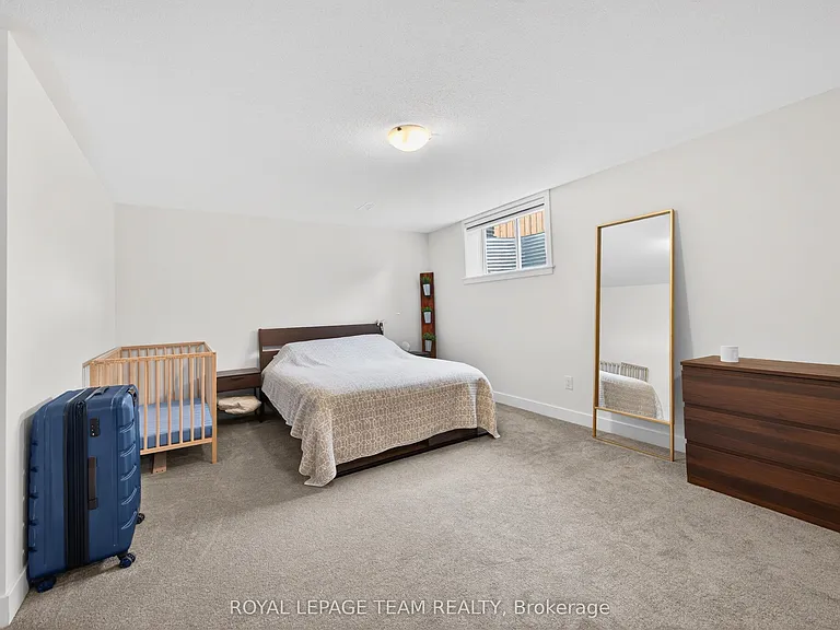 160 Highgarden Ter — Photo 42
