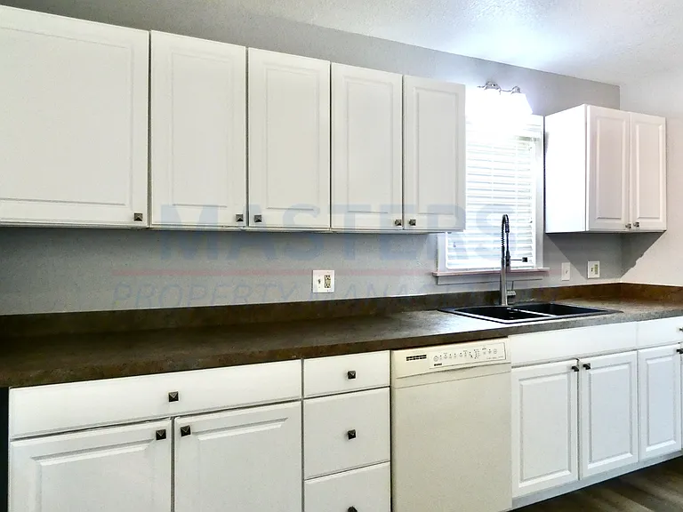 827 Wall St — Photo 10
