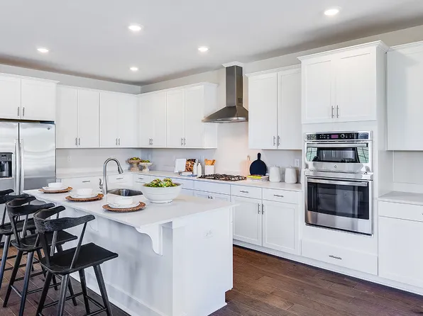 41 Biltmore Ave, East Hanover, NJ 07936