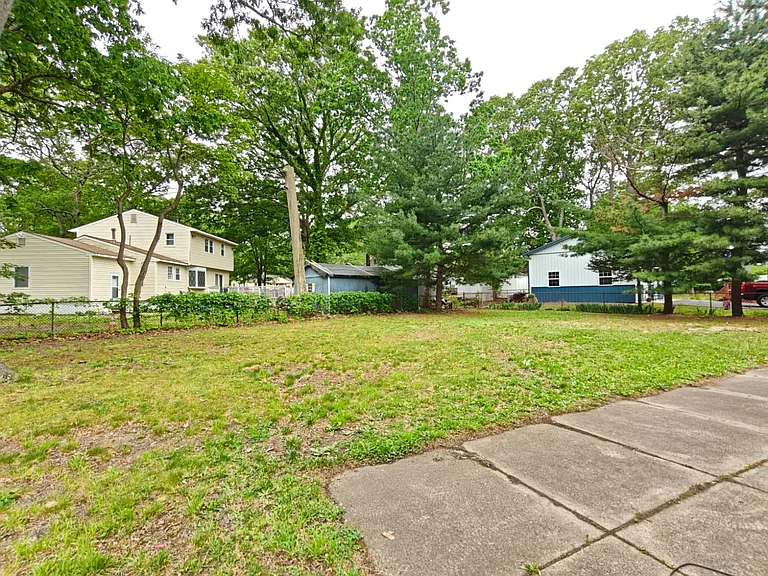 252 Terry Ln — Photo 24