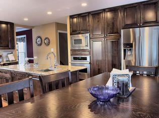 10907 Leeds Ct, Great Falls, VA 22066