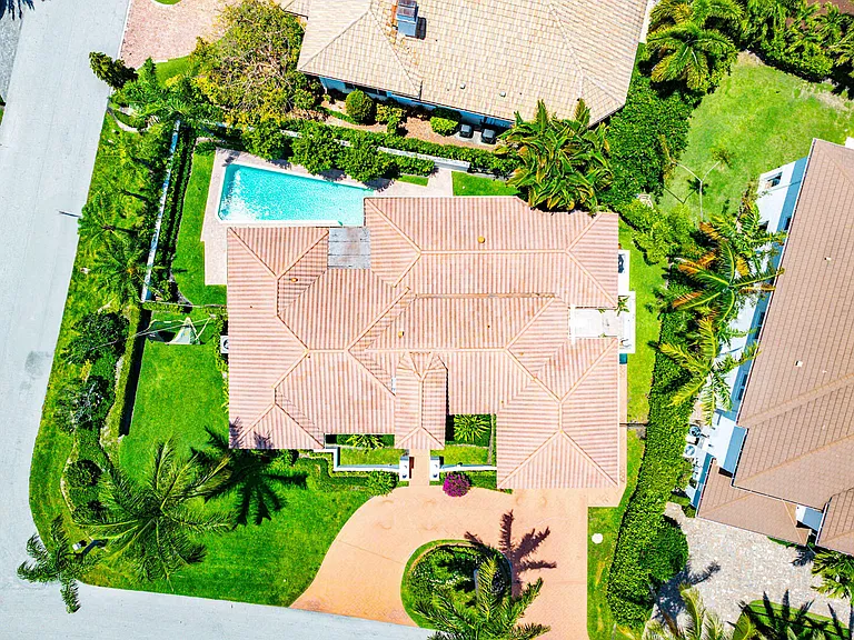 1251 Thatch Palm Dr — Photo 38
