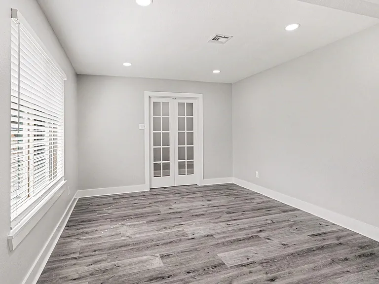 10606 Hemwick Dr — Photo 4