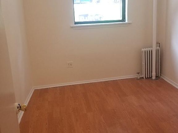 3rd image of 347 E 61st St #1FW