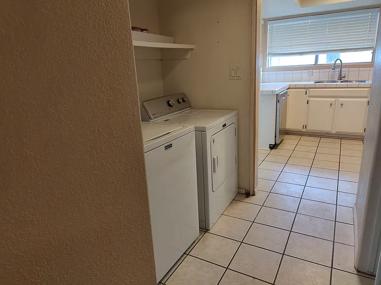 1028 E Bendix Dr — Photo 8