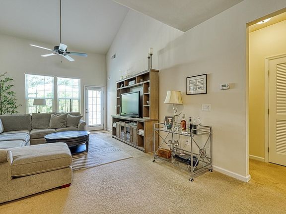 3rd image of 126 W Stableford Dr