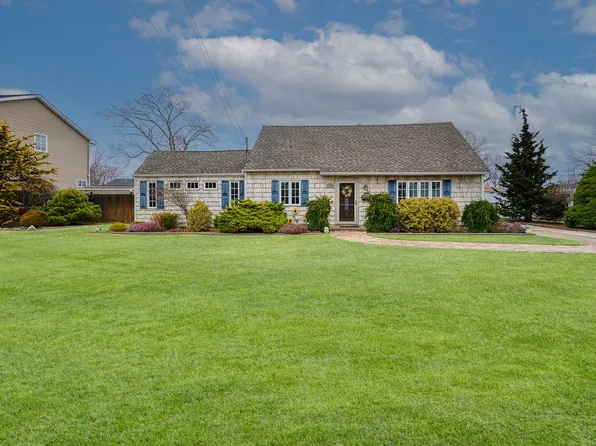 257 W 3rd Street, Deer Park, NY 11729