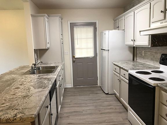5th image of 823 N 17thst #823