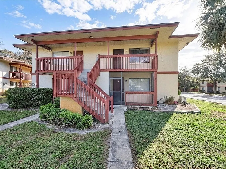 2070 NW 43rd Ter #6