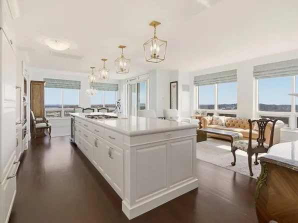1 Tower Dr APT 1806, Portsmouth, RI 02871